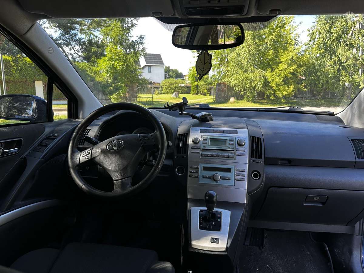 Toyota Corolla Verso, universalas