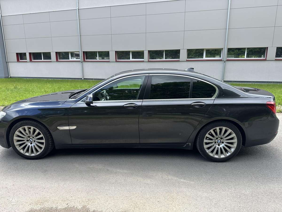 BMW 740, 3.0 l., Седан