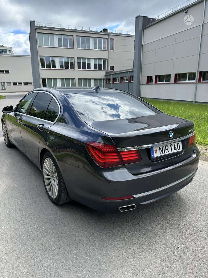 BMW 740, 3.0 l., Седан