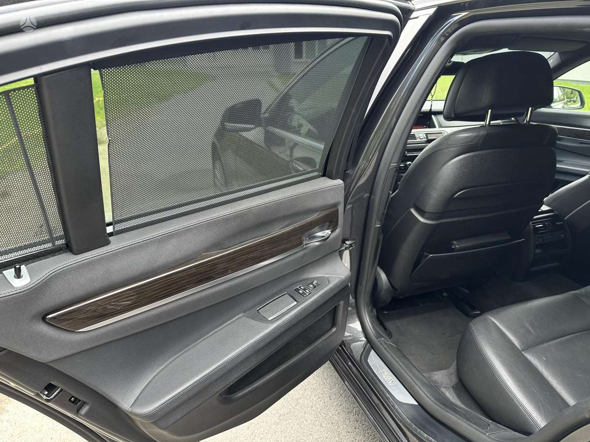BMW 740, 3.0 l., Седан