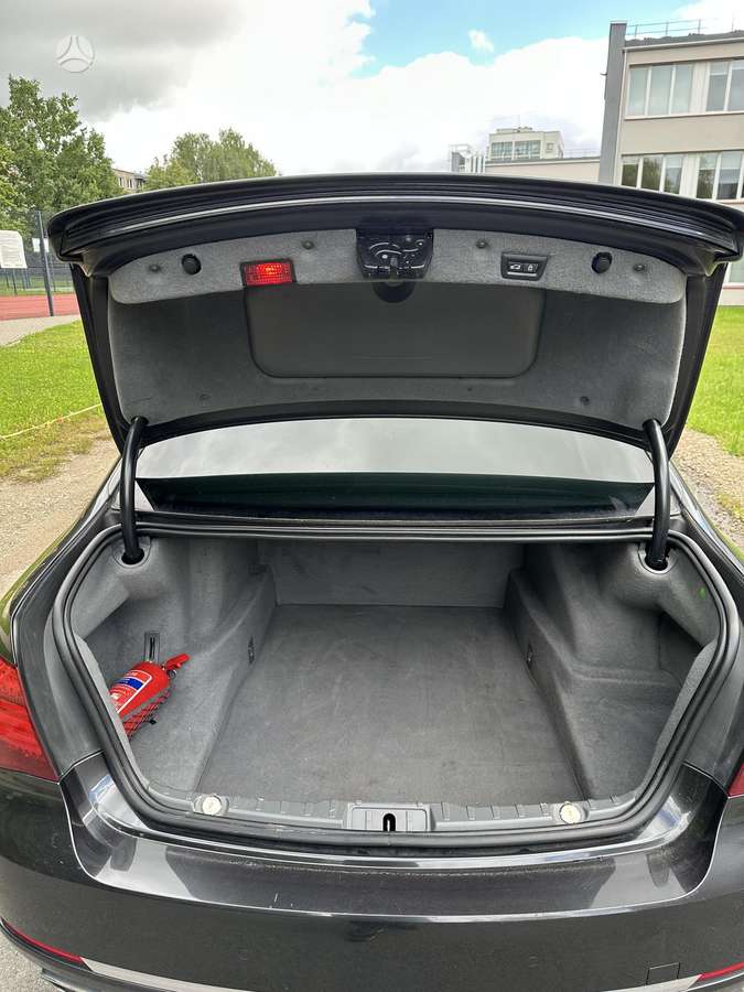 BMW 740, 3.0 l., Седан