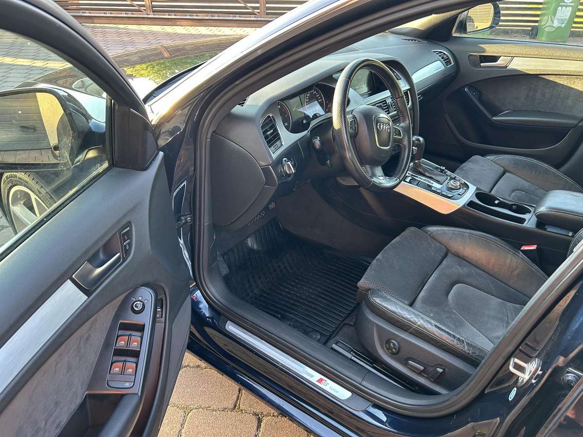 Audi A4, 3.1 l., Седан