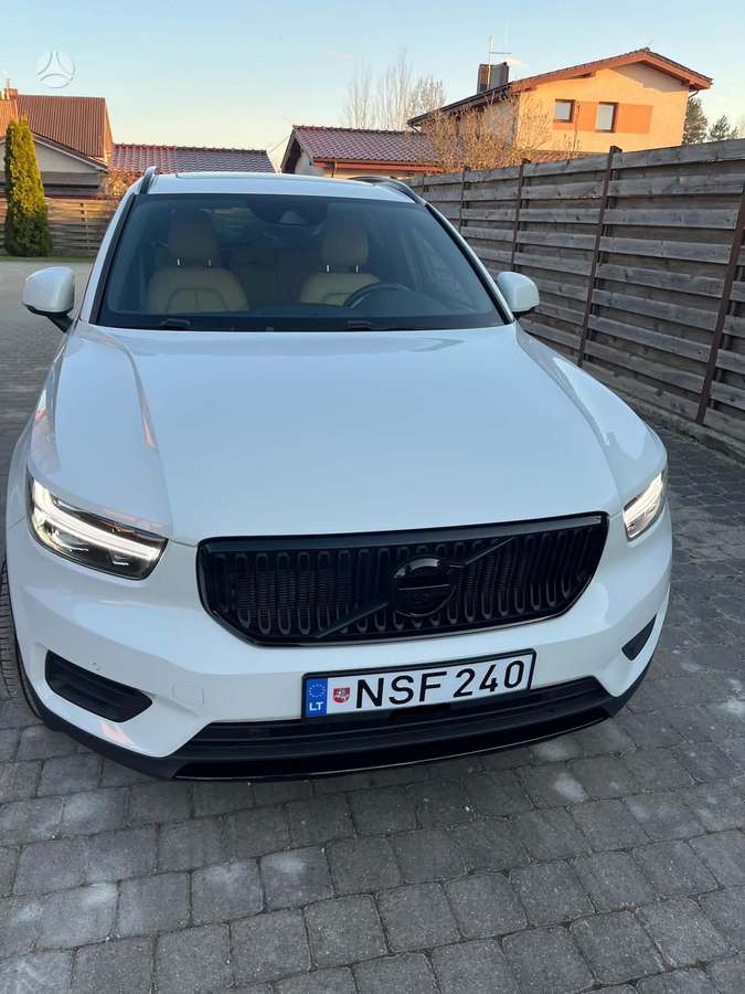 Volvo XC40 - 2