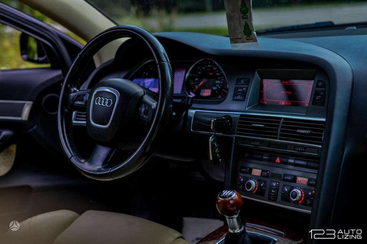 Audi A6, 2.4 l., Седан