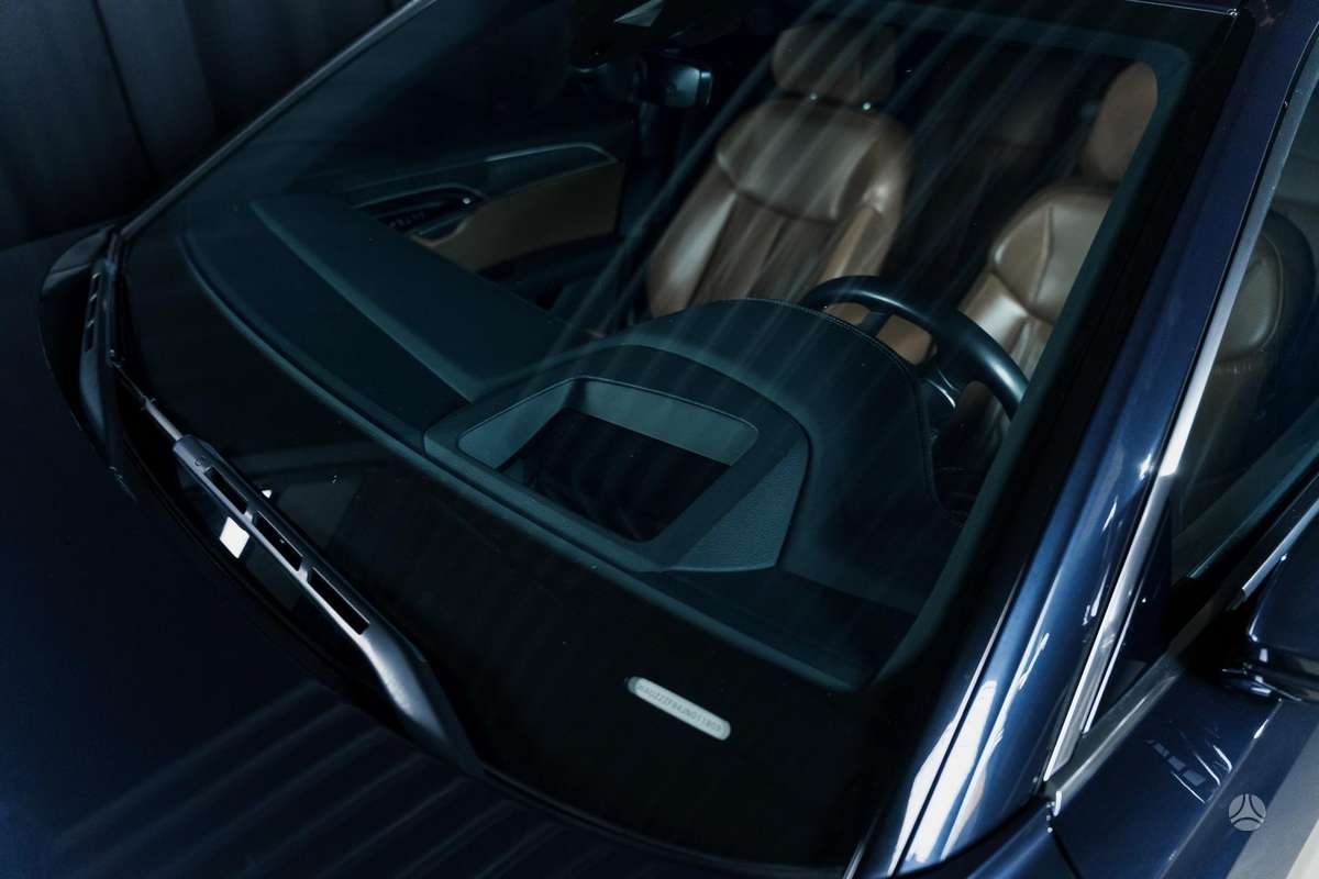 Audi A8, 3.0 l., sedanas