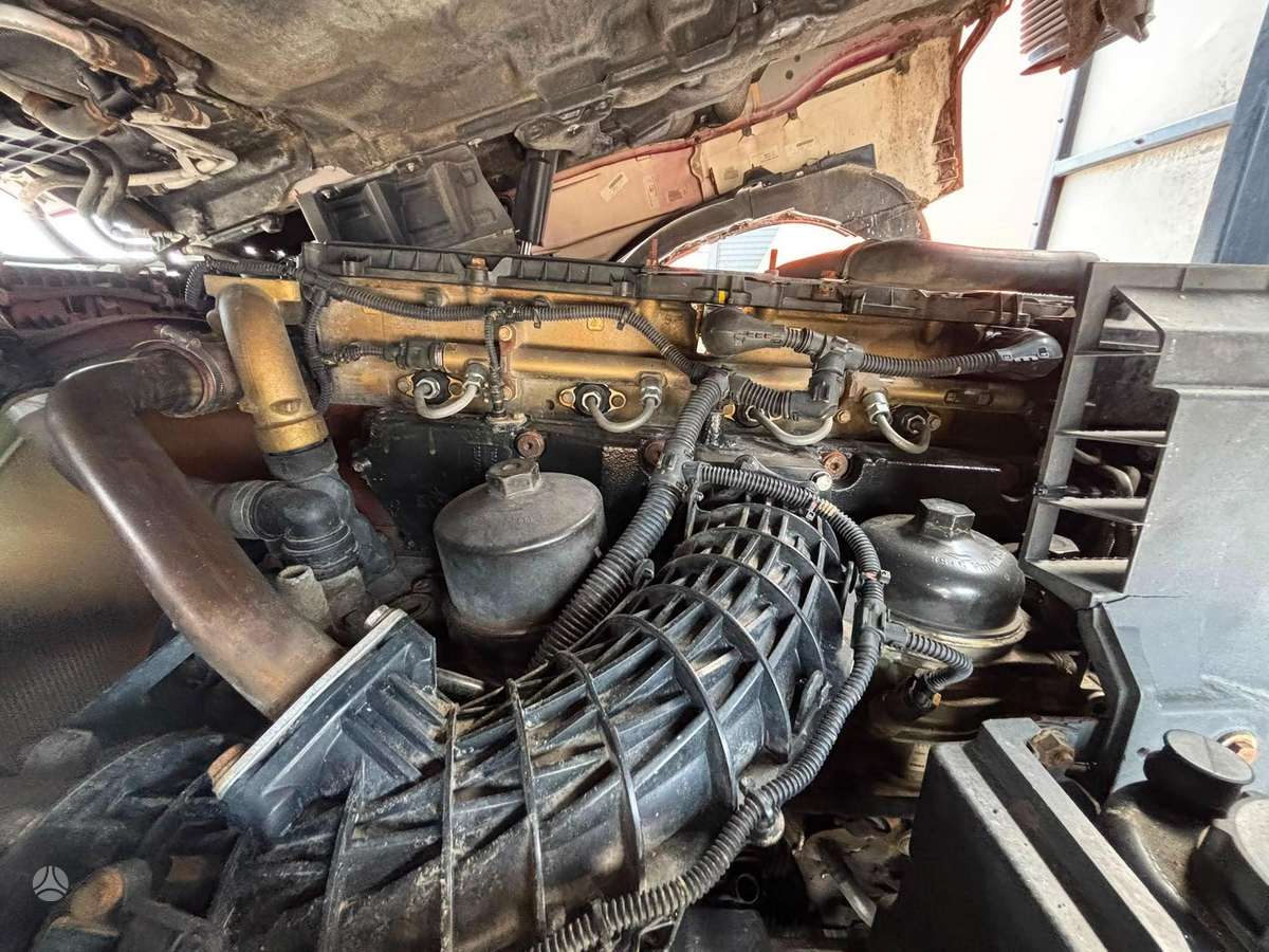 Mercedes-Benz Arocs 3263 8x4, шасси