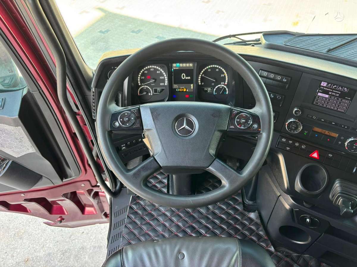 Mercedes-Benz Arocs 3263 8x4, шасси