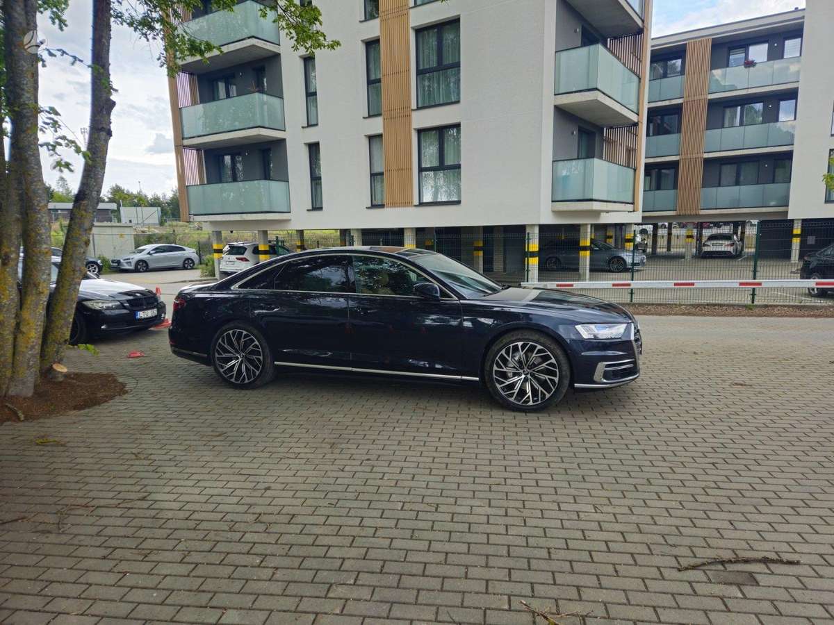 Audi A8, 3.0 l., sedanas