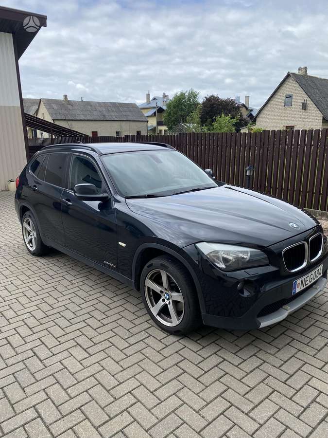 BMW X1, 2.0 l., Внедорожник / Кроссовер