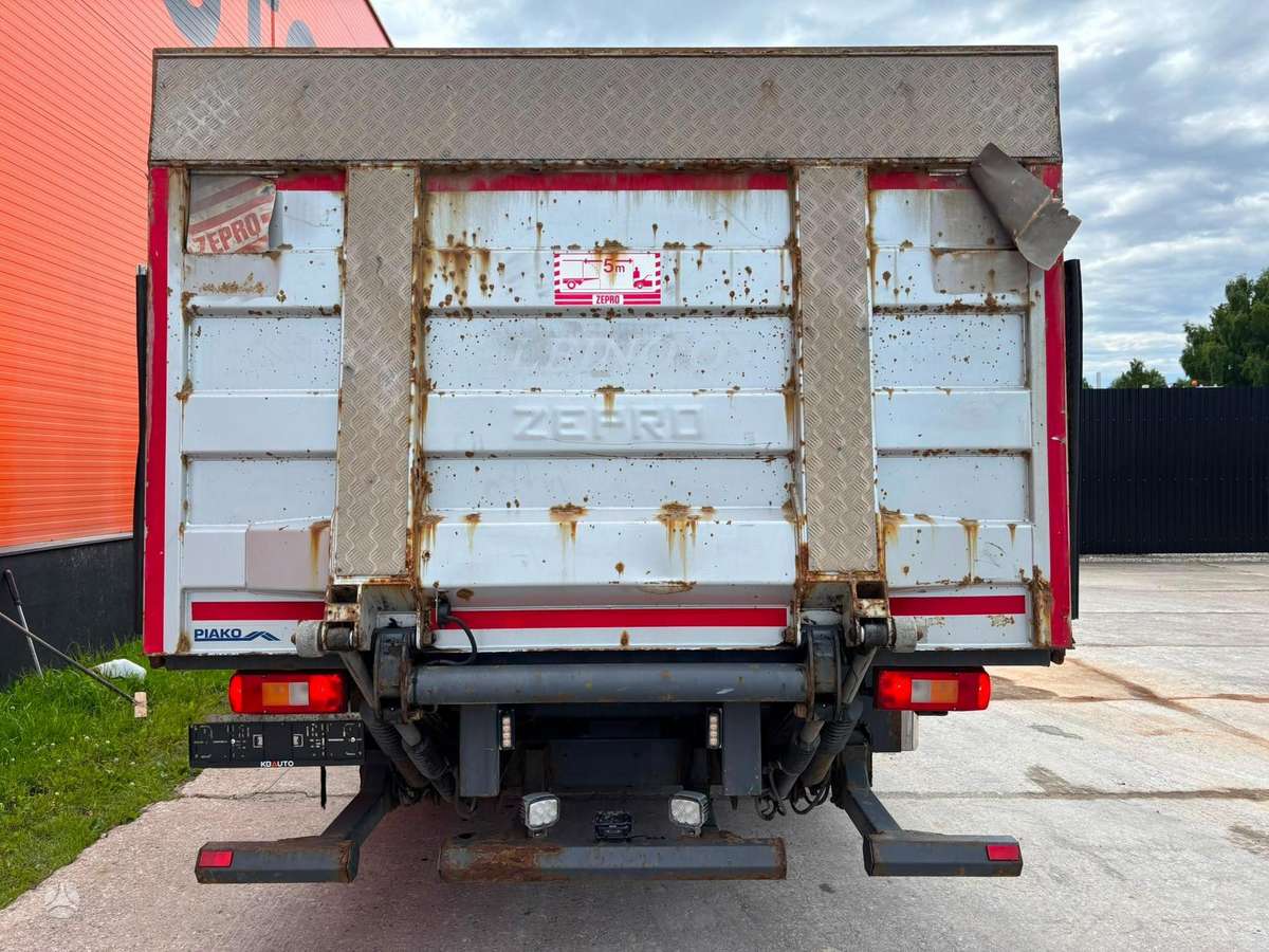 Volvo FM 330 4x2, с краном