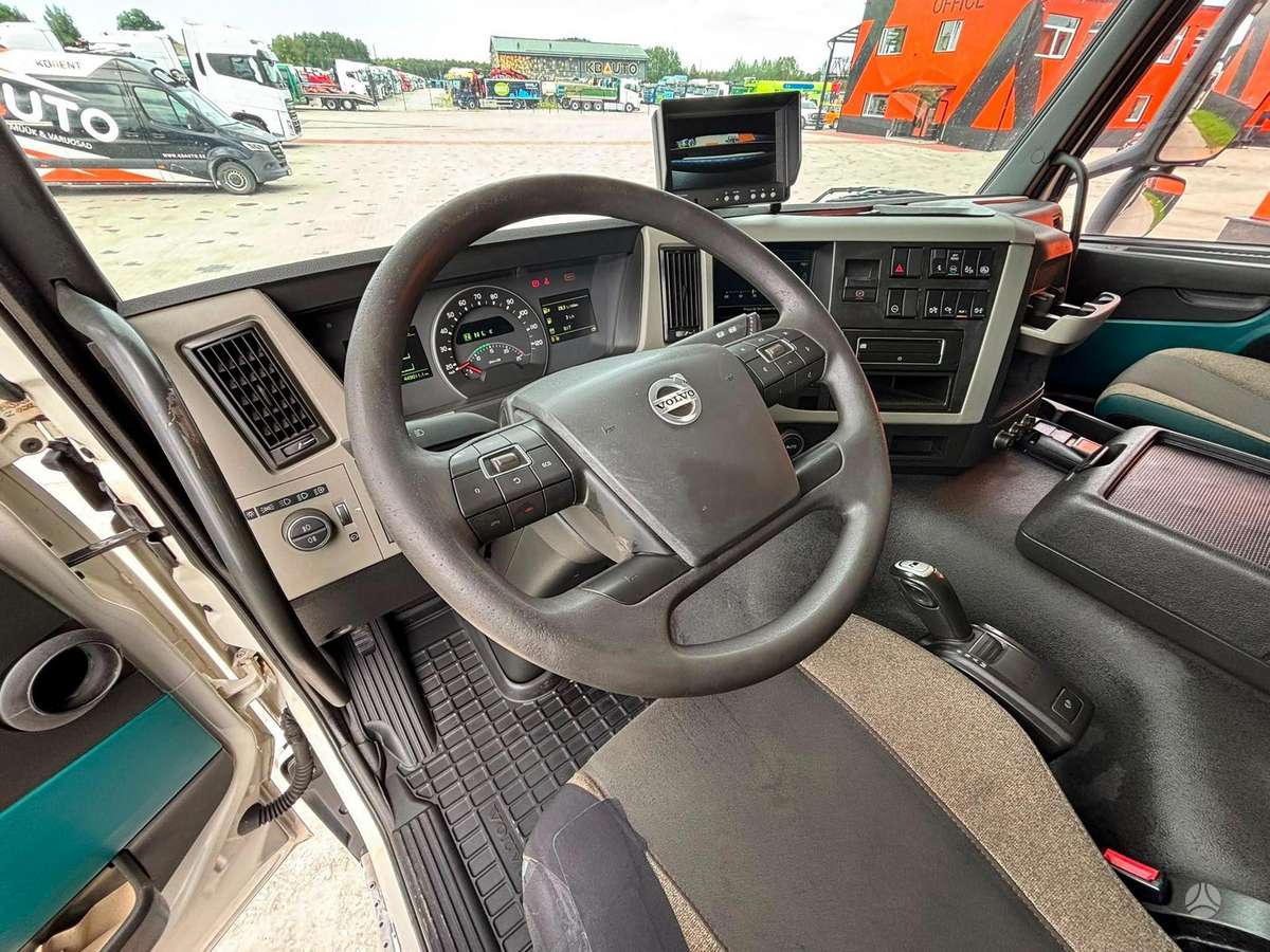 Volvo FM 330 4x2, с краном