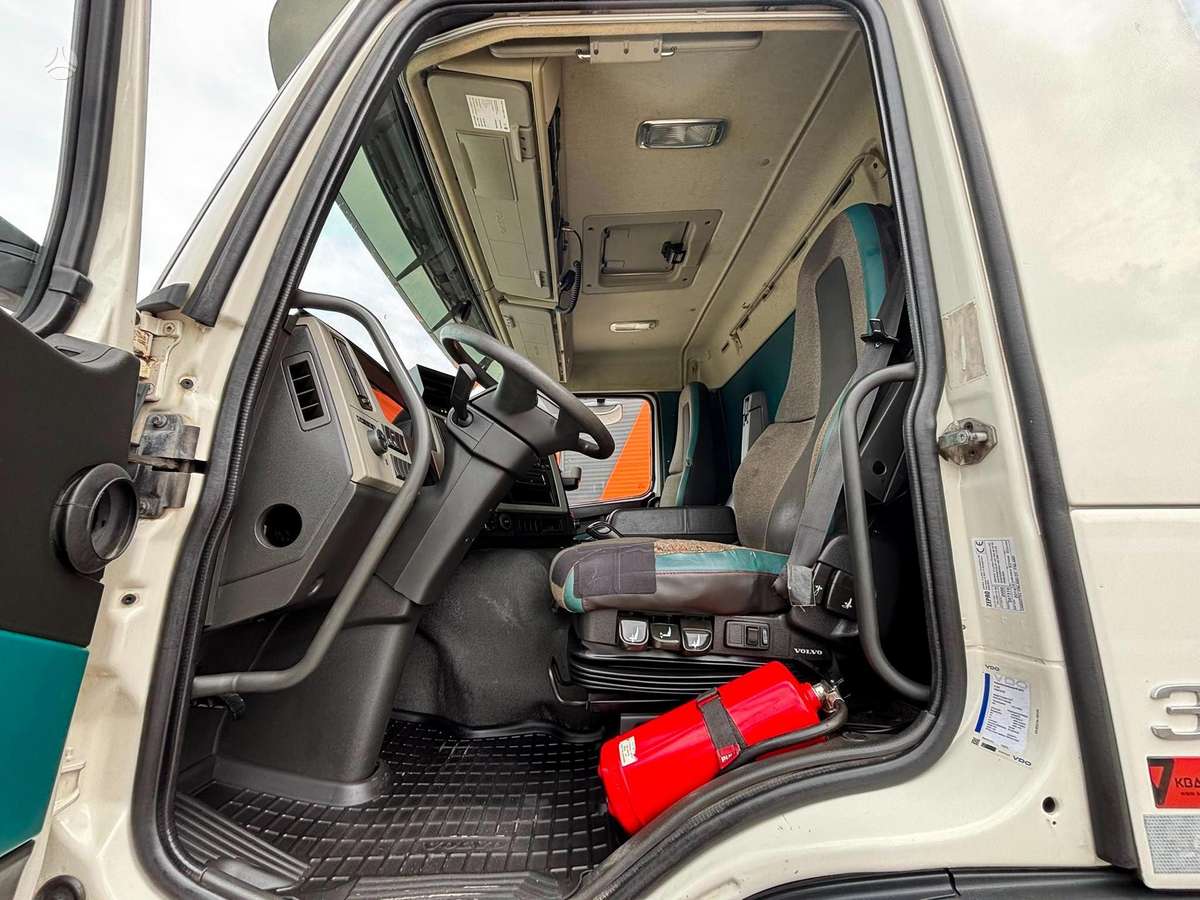 Volvo FM 330 4x2, с краном