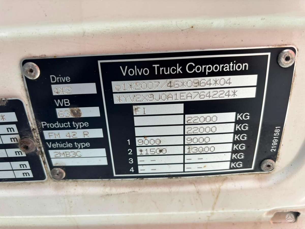 Volvo FM 330 4x2, с краном