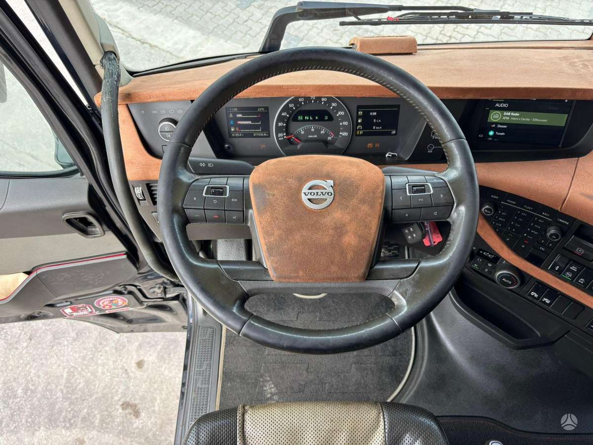 Volvo FH 540 6x2, самосвалы