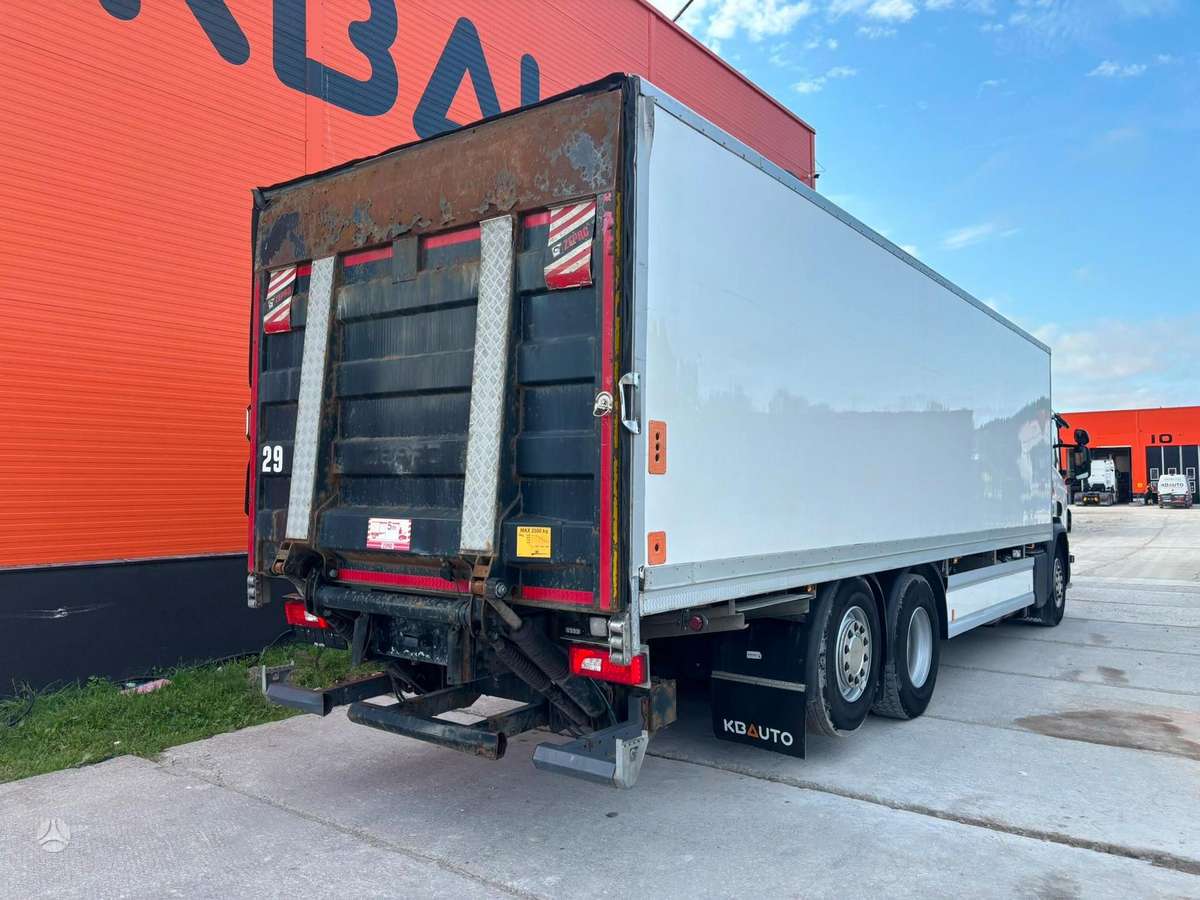 Scania P 370 6x2*4, box trucks / box vans