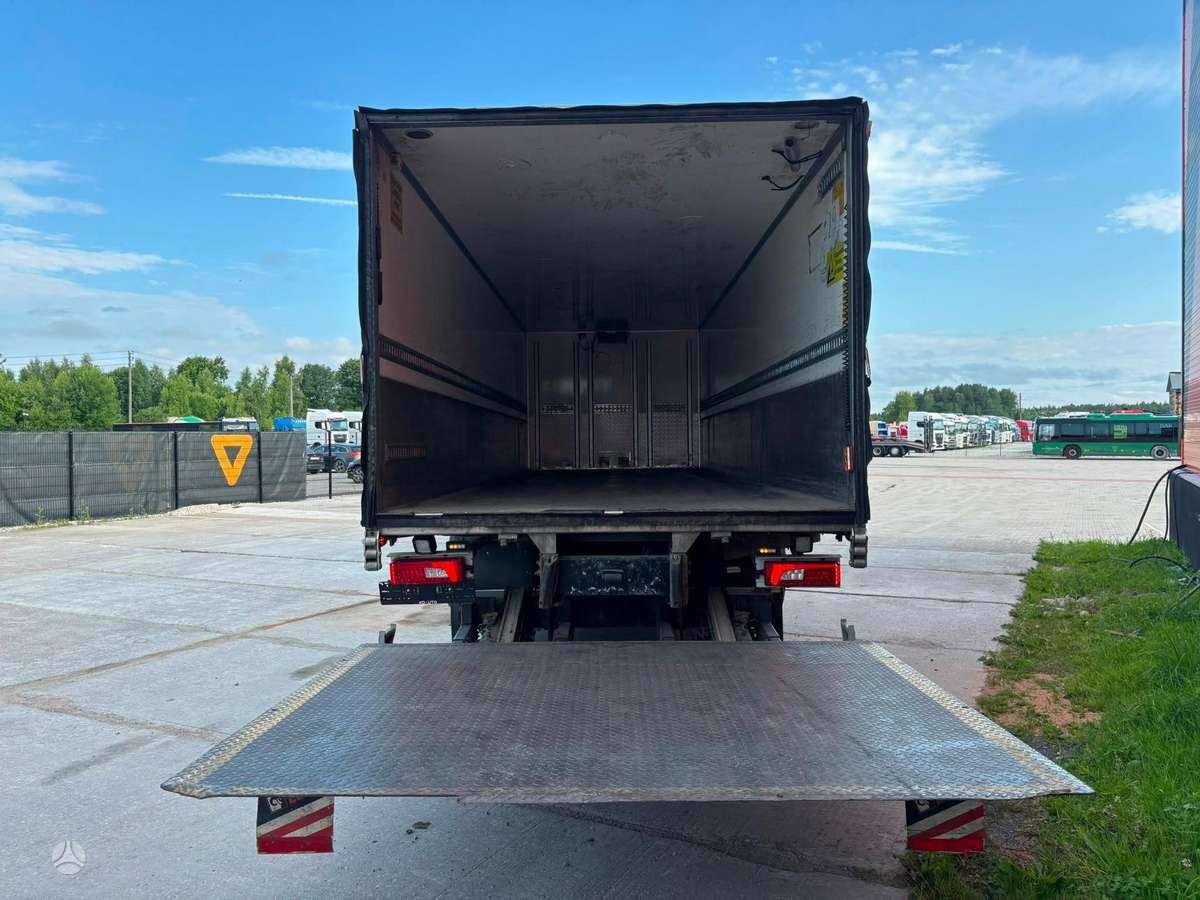 Scania P 370 6x2*4, box trucks / box vans