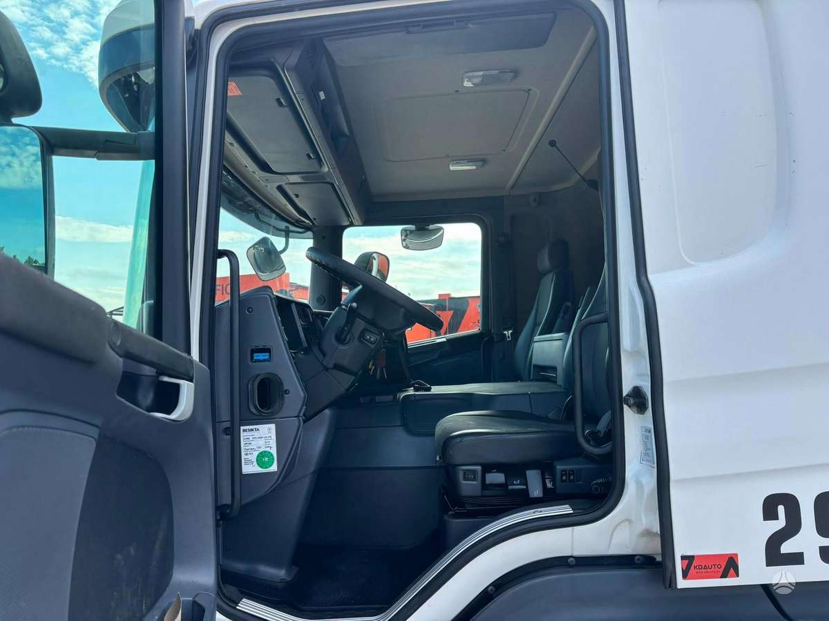 Scania P 370 6x2*4, box trucks / box vans