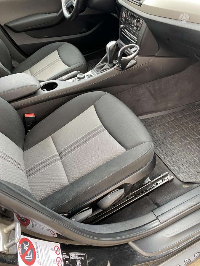 BMW X1, 2.0 l., off-road / crossover