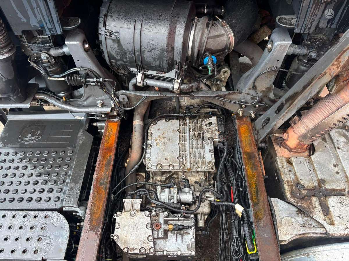 Volvo FH 540 6x2, шасси