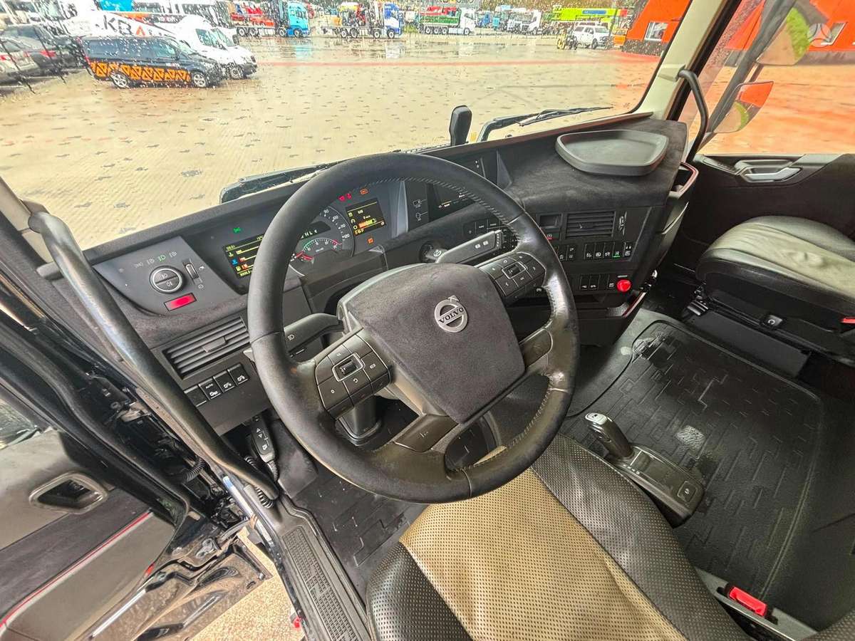 Volvo FH 540 6x2, шасси