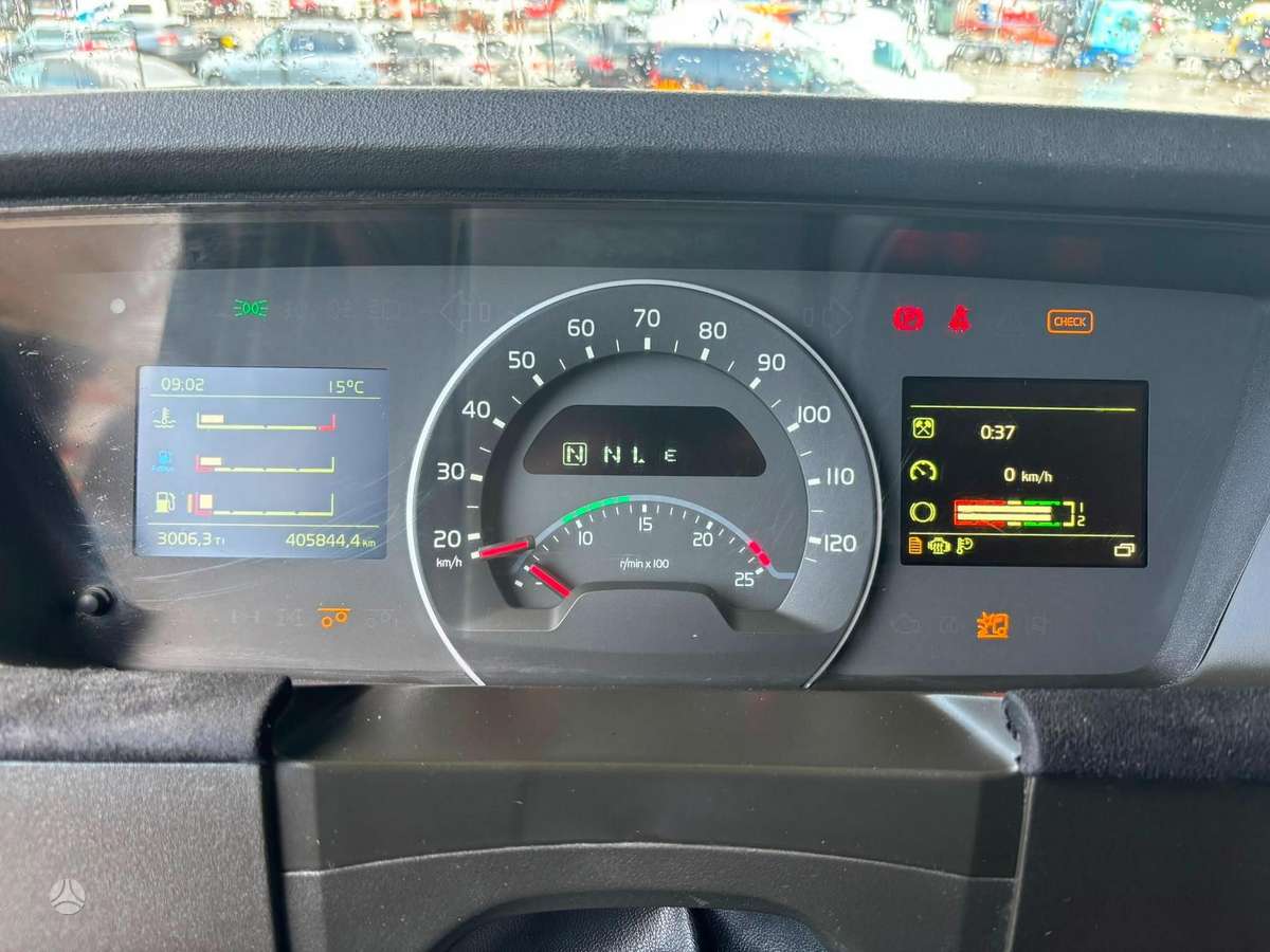Volvo FH 540 6x2, шасси