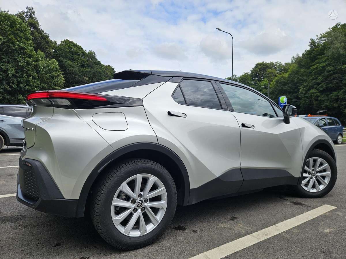 Toyota C-HR - 11