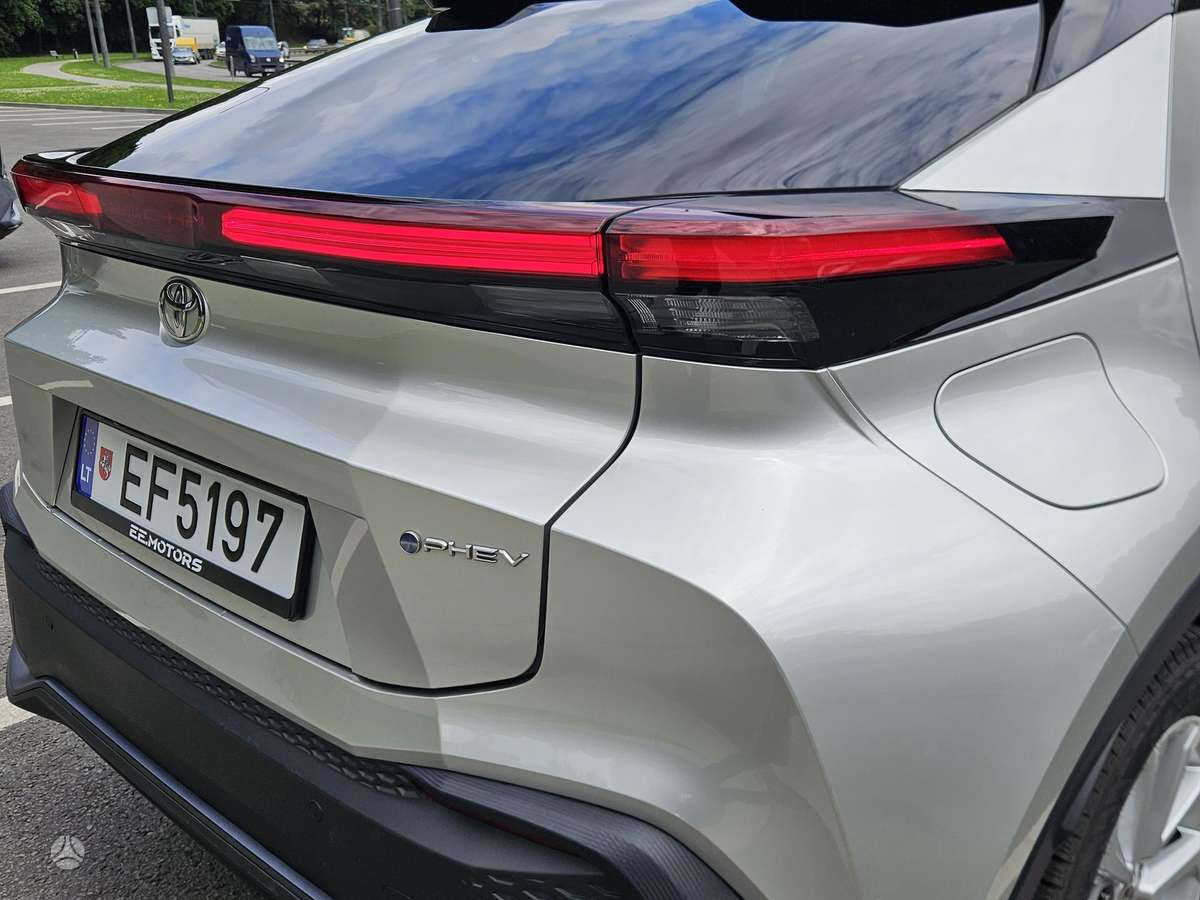 Toyota C-HR - 12
