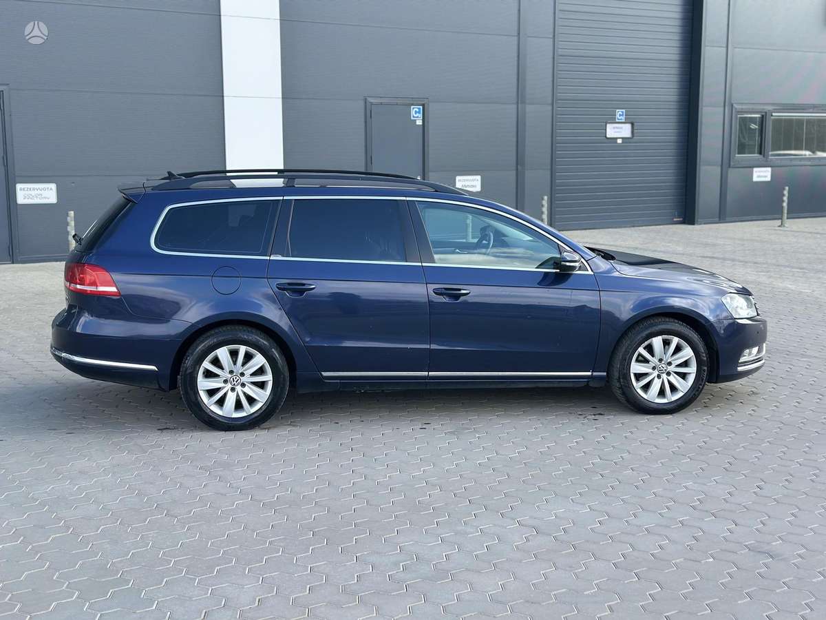 Volkswagen Passat - 4
