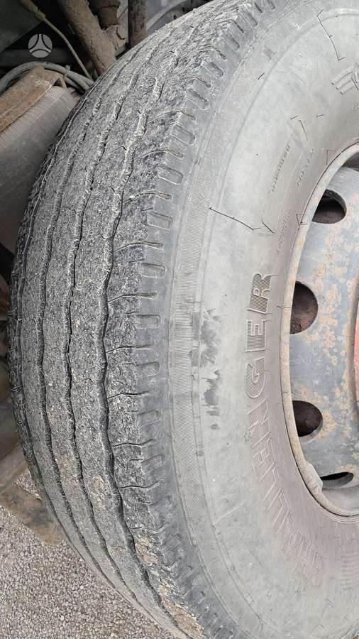 MAN 24.332, ar krānu