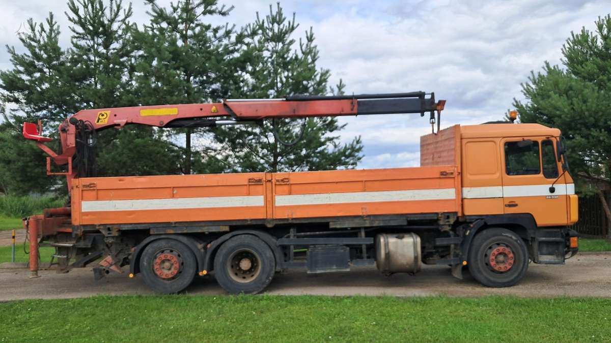 MAN 24.332, crane trucks