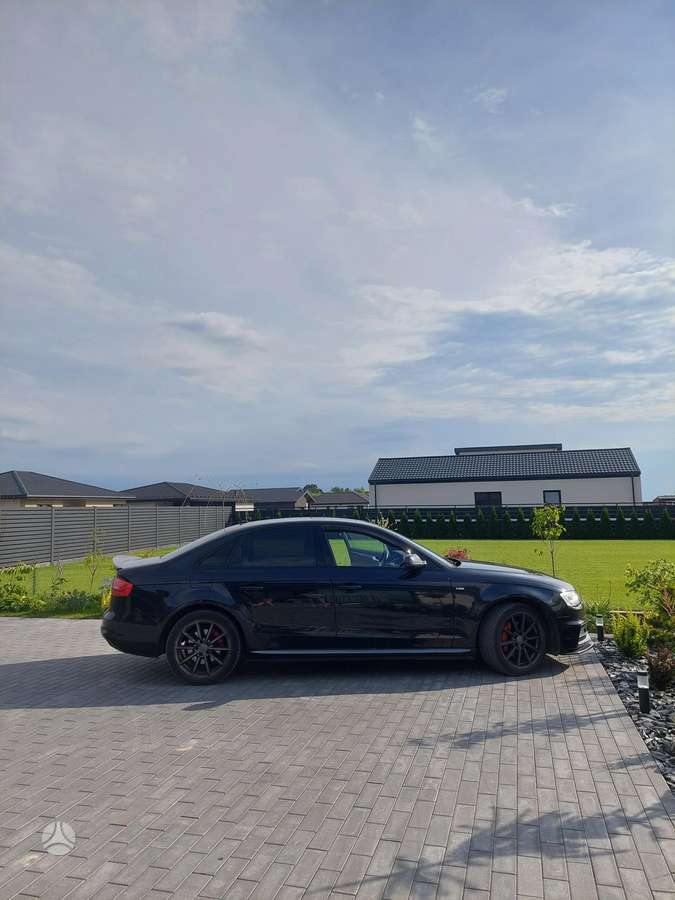 Audi A4, 2.0 l., Седан