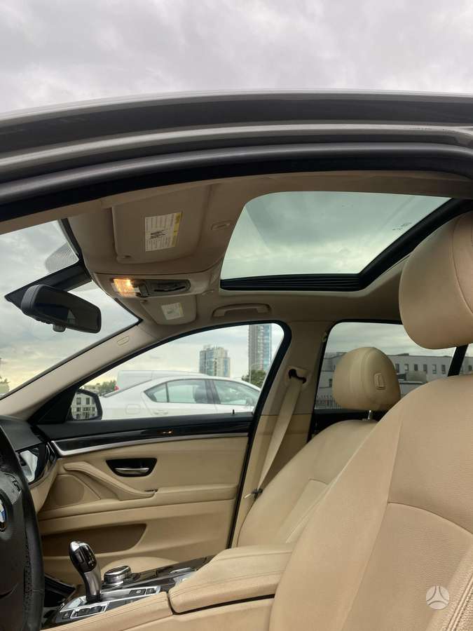 BMW 528, 2.0 l., Седан