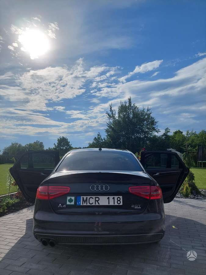 Audi A4, 2.0 l., Седан