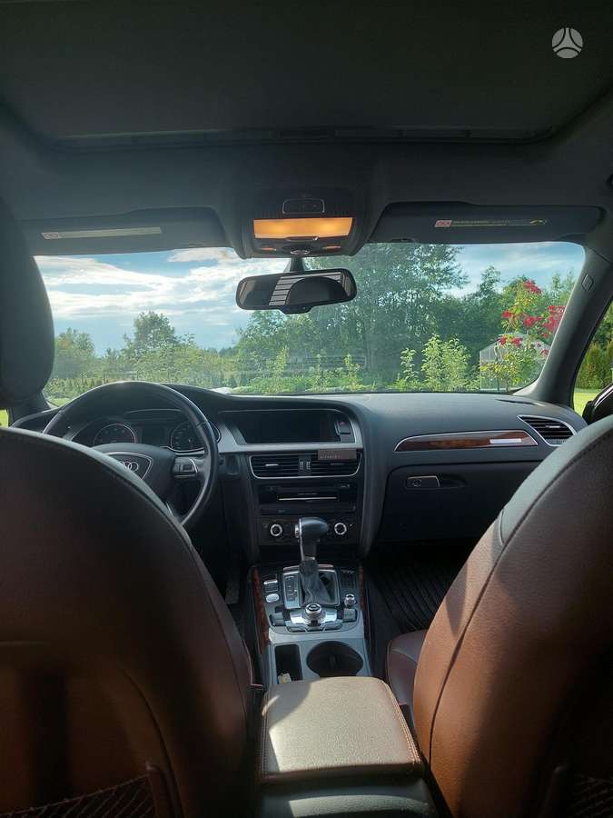 Audi A4, 2.0 l., Седан