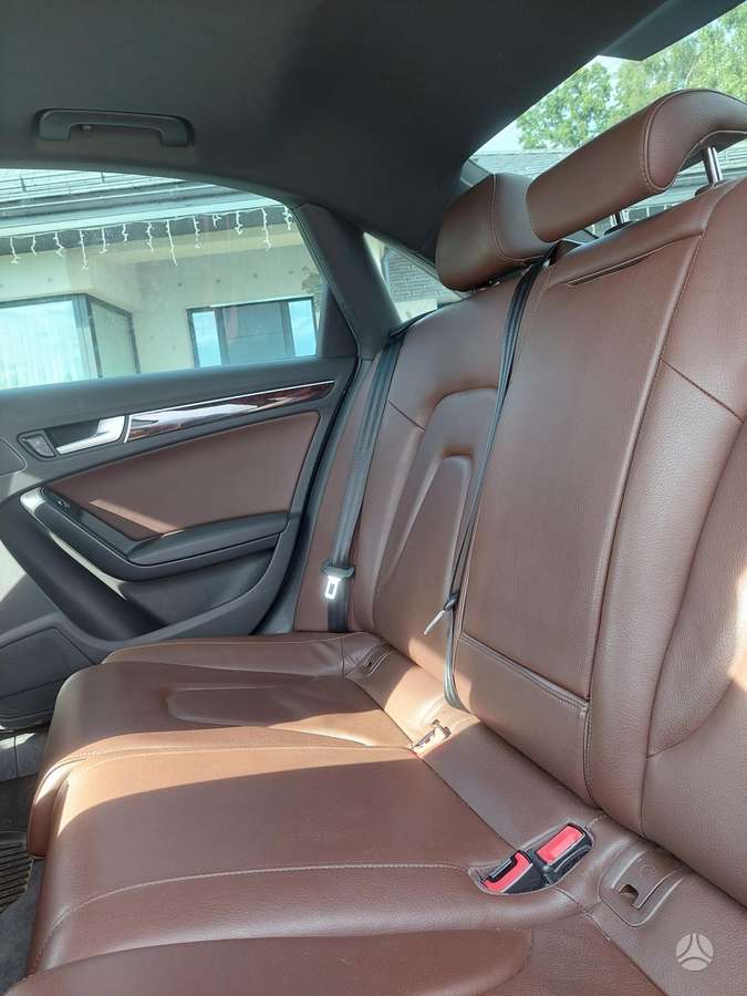 Audi A4, 2.0 l., saloon / sedan