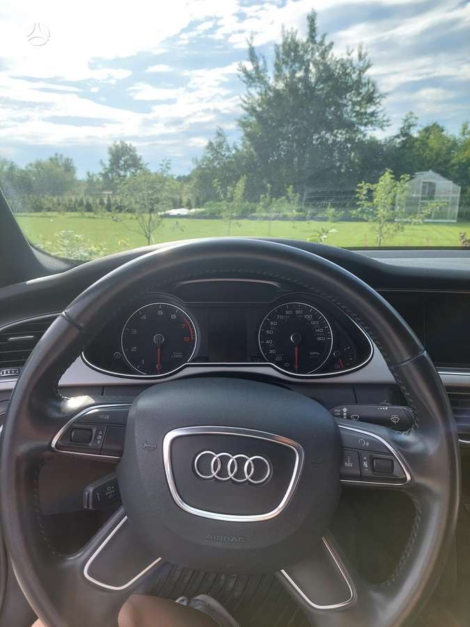Audi A4, 2.0 l., Седан