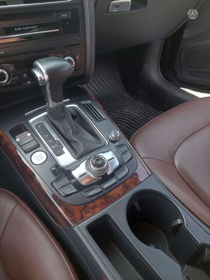 Audi A4, 2.0 l., Седан
