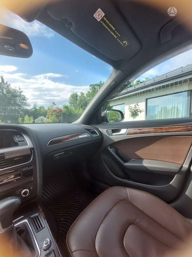 Audi A4, 2.0 l., Седан