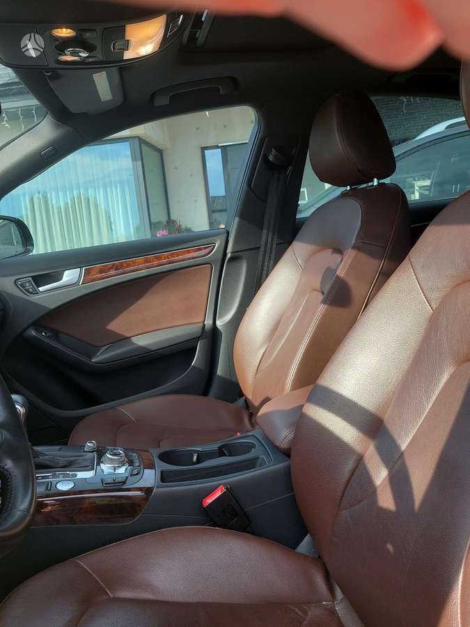 Audi A4, 2.0 l., Седан