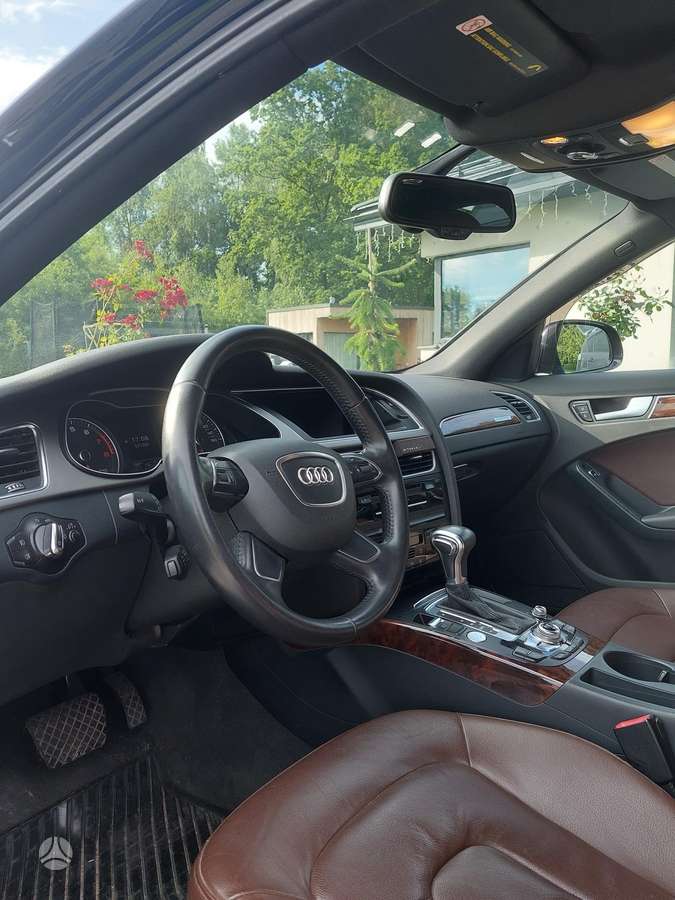 Audi A4, 2.0 l., saloon / sedan
