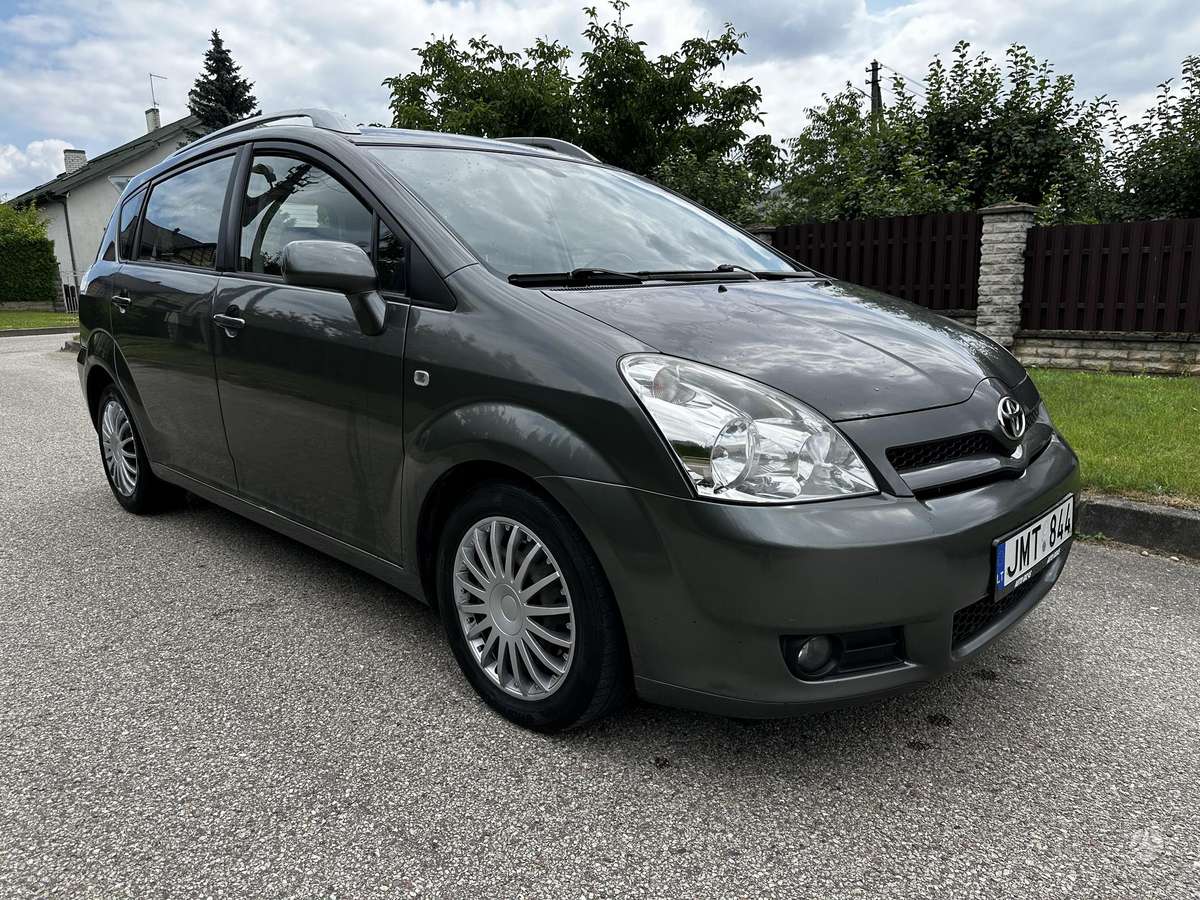 Toyota Corolla Verso, Универсал