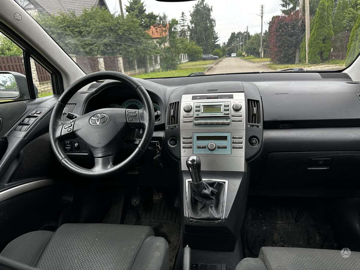 Toyota Corolla Verso, Универсал