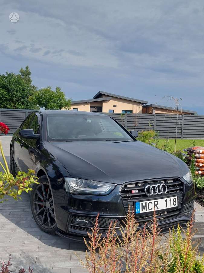 Audi A4, 2.0 l., Седан