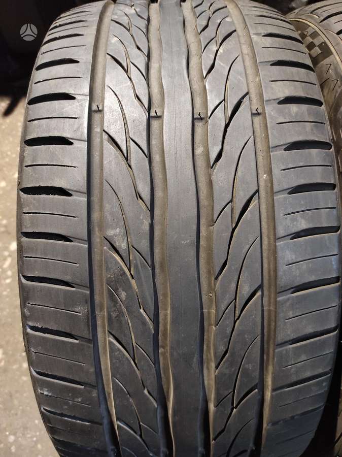 Pirelli, summer 255/40 R17