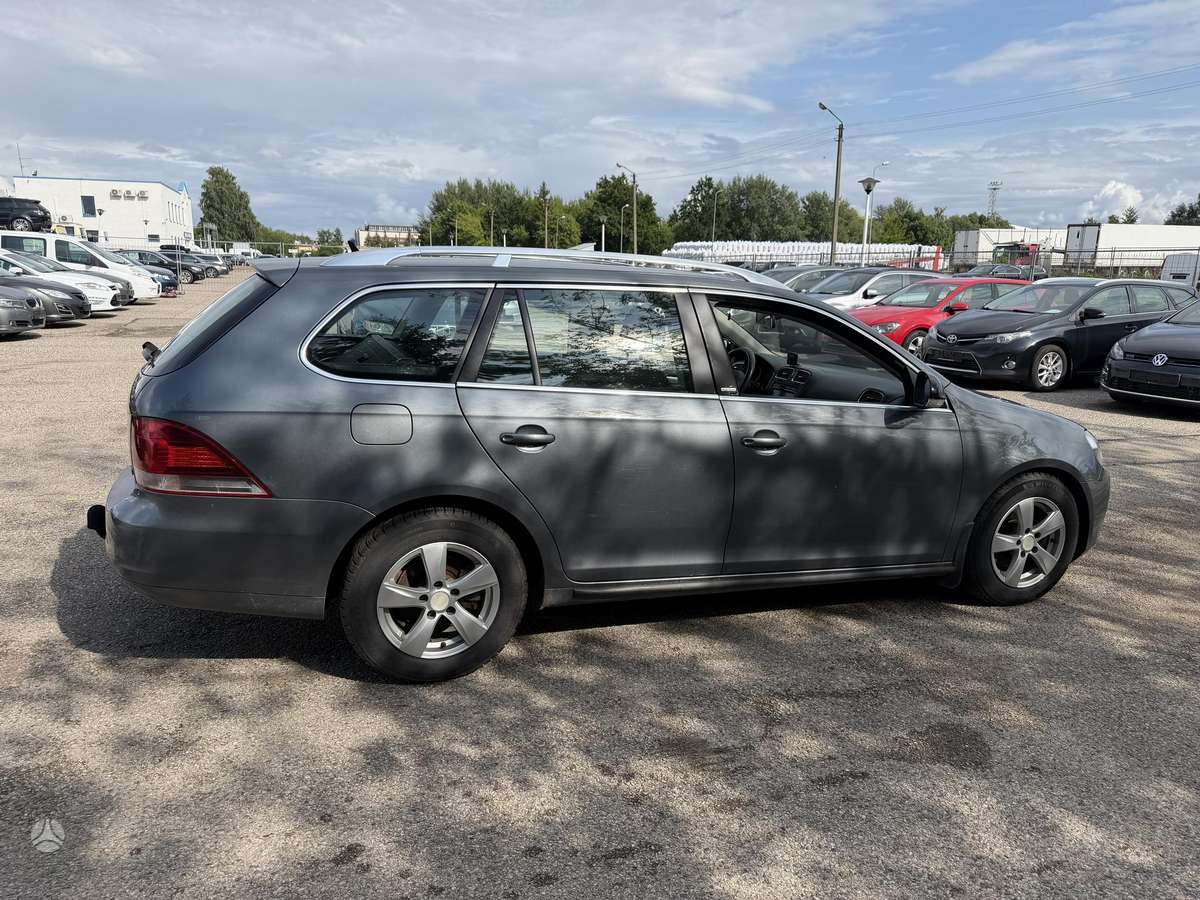 Volkswagen Golf - 3
