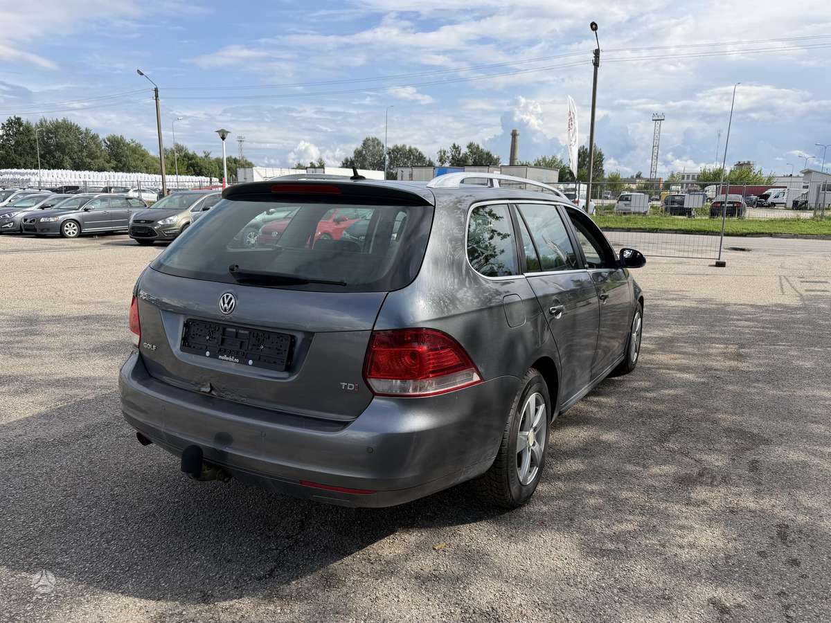 Volkswagen Golf - 4