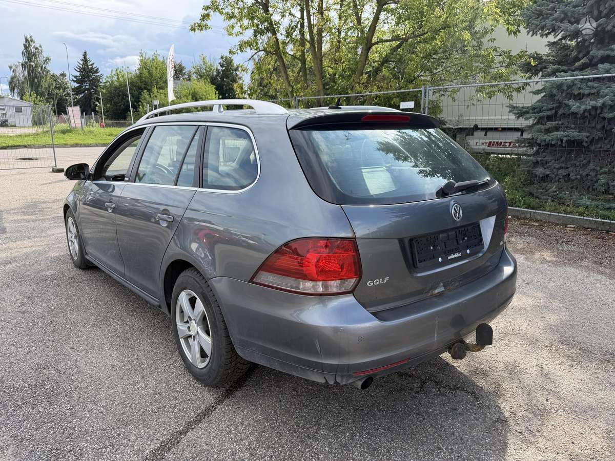 Volkswagen Golf - 5