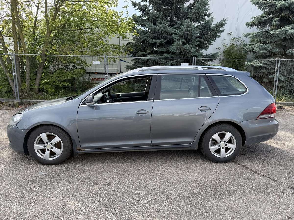 Volkswagen Golf - 6