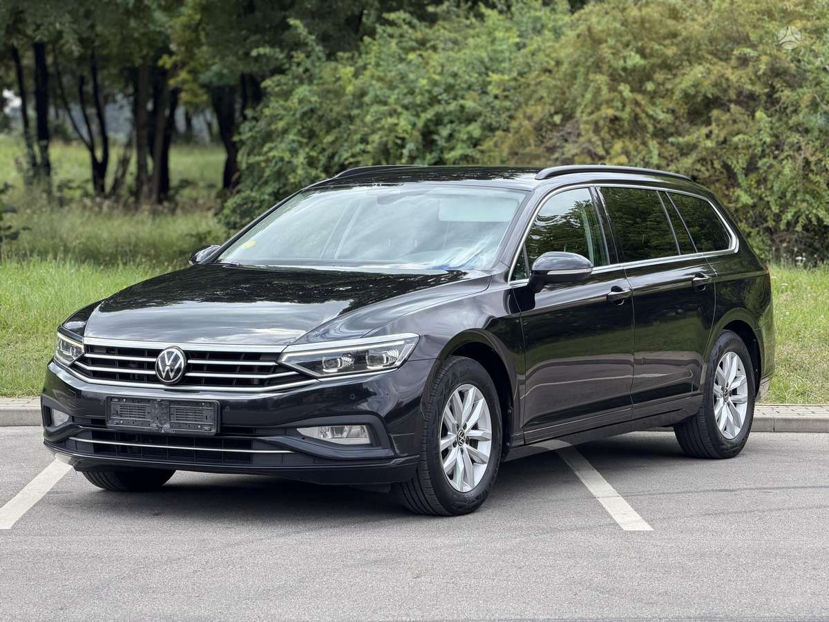 Volkswagen Passat - 1