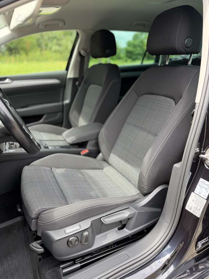 Volkswagen Passat - 12